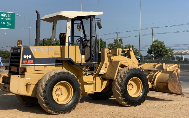 ขายรถตักล้อยาง KOMATSU WA150-1 นำเข้าจากญี่ปุ่น สภาพสวยพร้อมใช้ มีVDOการทำงานครับ ขายรถตักล้อยาง KOMATSU WA150-1 นำเข้าจากญี่ปุ่น สภาพสวยพร้อมใช้ มีVDOการทำงานครับ