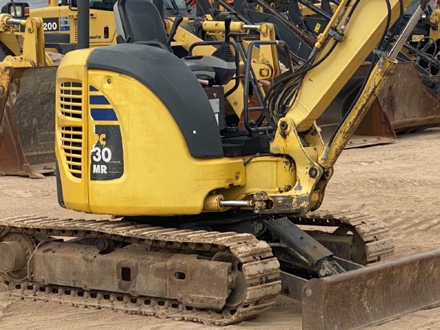 ขายรถขุด KOMATSU PC30MR-2 นำเข้าจากญี่ปุ่น สภาพสวยพร้อมใช้ มีVDOการทำงานครับ