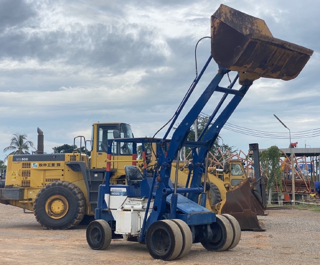 ขายรถตักล้อยาง KOMATSU SD25-3 นำเข้าจากญี่ปุ่น สภาพสวยพร้อมใช้ มีVDOการทำงานครับ ขายรถตักล้อยาง KOMATSU SD25-3 นำเข้าจากญี่ปุ่น สภาพสวยพร้อมใช้ มีVDOการทำงานครับ