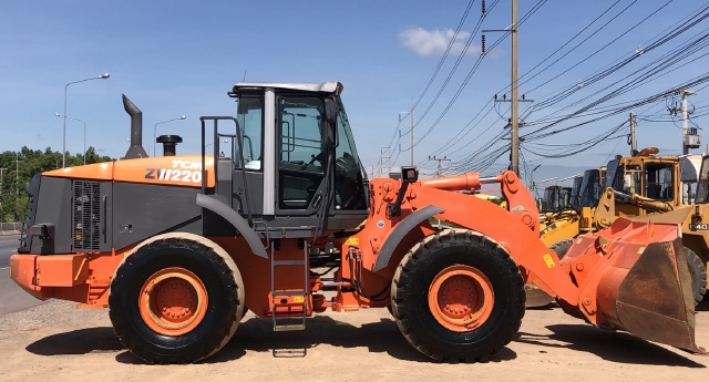 ขายรถตักล้อยาง HITACHI ZW220 นำเข้าจากญี่ปุ่น สภาพสวยพร้อมใช้ มีVDOการทำงานครับ ขายรถตักล้อยาง HITACHI ZW220 นำเข้าจากญี่ปุ่น สภาพสวยพร้อมใช้ มีVDOการทำงานครับ