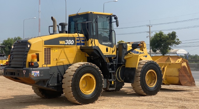 ขายรถตักล้อยาง KOMATSU WA380-7 ปี 2015 นำเข้าจากญี่ปุ่น สภาพสวยพร้อมใช้มีVDOการทำงานครับ ขายรถตักล้อยาง KOMATSU WA380-7 ปี 2015 นำเข้าจากญี่ปุ่น สภาพสวยพร้อมใช้มีVDOการทำงานครับ