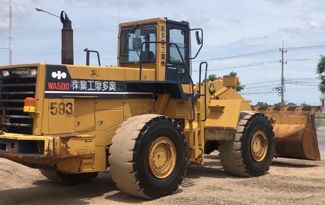 ขายรถตักล้อยาง KOMATSU WA500-1 นำเข้าจากญี่ปุ่น สภาพสวยพร้อมใช้ ขายรถตักล้อยาง KOMATSU WA500-1 นำเข้าจากญี่ปุ่น สภาพสวยพร้อมใช้