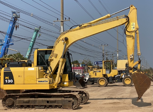 ขายรถขุด KOMATSU PC130-8 นำเข้าจากญี่ปุ่น พร้อมใช้ มีVDOการทำงานครับ ขายรถขุด KOMATSU PC130-8 นำเข้าจากญี่ปุ่น พร้อมใช้ มีVDOการทำงานครับ