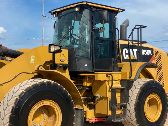 ขายรถตักล้อยาง CAT 950K ปี 2016 นำเข้าจากญี่ปุ่น สภาพสวยพร้อมใช้ มีVDOการทำงานครับ