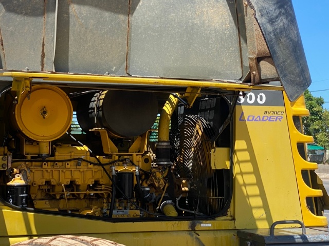 ขายรถตักล้อยาง KOMATSU WA300-3 นำเข้าจากญี่ปุ่น สภาพสวยพร้อมใช้ มีVDOการทำงานครับ ขายรถตักล้อยาง KOMATSU WA300-3 นำเข้าจากญี่ปุ่น สภาพสวยพร้อมใช้ มีVDOการทำงานครับ