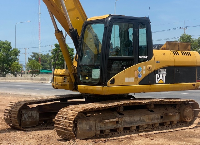ขายรถขุด CAT 320D ปี 2010 หัวคีบไม้ นำเข้าจากญี่ปุ่น พร้อมใช้ มีVDOการทำงานครับ