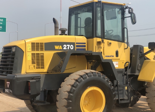ขายรถตักล้อยาง KOMATSU WA270-5 นำเข้าจากญี่ปุ่น สภาพสวยพร้อมใช้ มีVDOการทำงานครับ