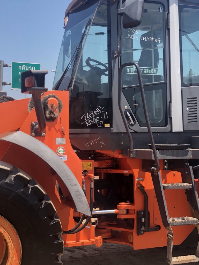 ขายรถตักล้อยาง HITACHI ZW250 (เทียบเท่า WA430-6) นำเข้าจากญี่ปุ่น สภาพสวยพร้อมใช้ มีVDOการทำงานครับ