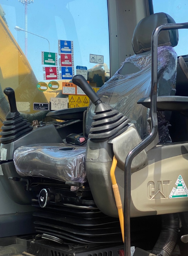 ขายรถขุด CAT 320D ปี 2010 หัวคีบไม้ นำเข้าจากญี่ปุ่น พร้อมใช้ มีVDOการทำงานครับ