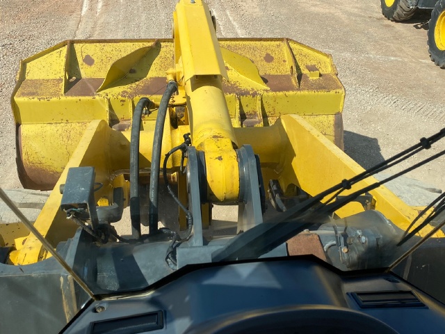 ขายรถตักล้อยาง KOMATSU WA380-6 นำเข้าจากญี่ปุ่น พร้อมใช้ มีVDOการทำงานครับ