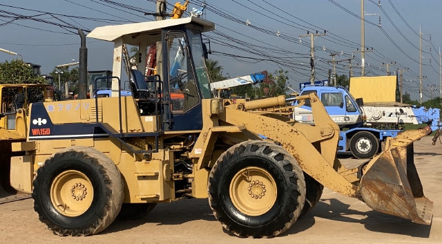 ขายรถตักล้อยาง KOMATSU WA150-1 นำเข้าจากญี่ปุ่น สภาพสวยพร้อมใช้ มีVDOการทำงานครับ ขายรถตักล้อยาง KOMATSU WA150-1 นำเข้าจากญี่ปุ่น สภาพสวยพร้อมใช้ มีVDOการทำงานครับ