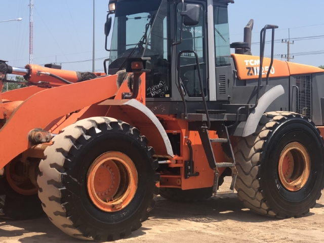 ขายรถตักล้อยาง HITACHI ZW250 (เทียบเท่า WA430-6) นำเข้าจากญี่ปุ่น สภาพสวยพร้อมใช้ มีVDOการทำงานครับ