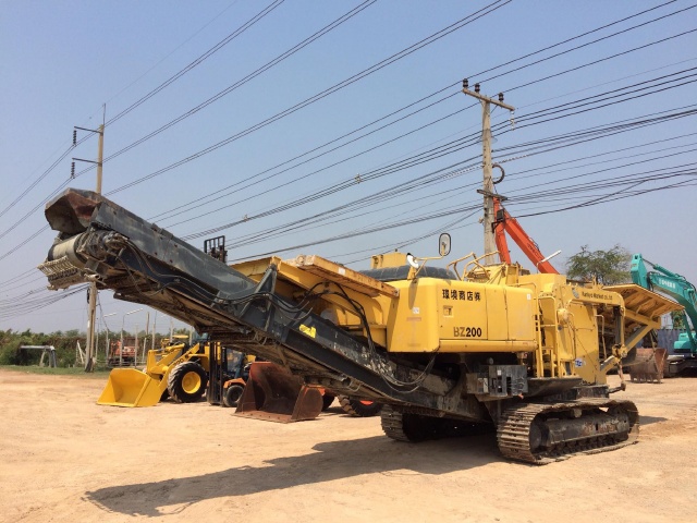 ขายรถปรับสภาพดิน KOMATSU BZ200-1 นำเข้าเองจากญี่ปุ่น สภาพสวยพร้อมใช้ ขายรถปรับสภาพดิน KOMATSU BZ200-1 นำเข้าเองจากญี่ปุ่น สภาพสวยพร้อมใช้