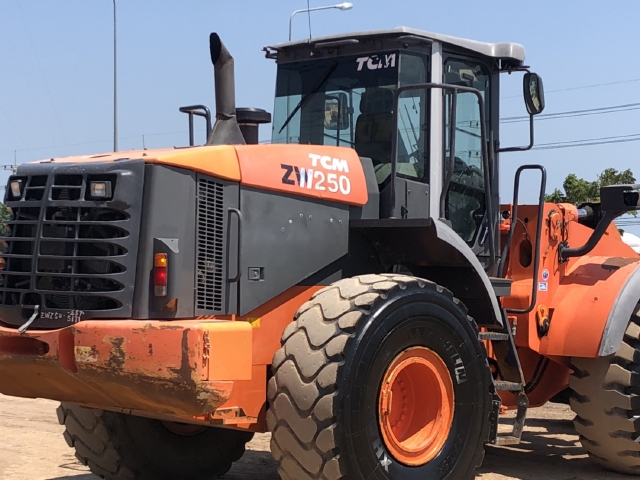 ขายรถตักล้อยาง HITACHI ZW250 (เทียบเท่า WA430-6) นำเข้าจากญี่ปุ่น สภาพสวยพร้อมใช้ มีVDOการทำงานครับ
