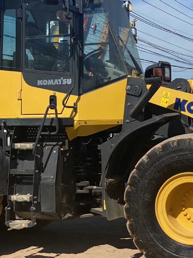 ขายรถตักล้อยาง KOMATSU WA380-8 ปี 2017 นำเข้าจากญี่ปุ่น สภาพสวยพร้อมใช้ มีVDOการทำงานครับ