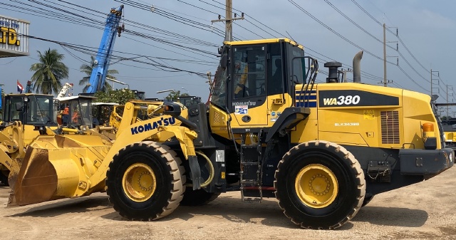 ขายรถตักล้อยาง KOMATSU WA380-7 ปี 2015 นำเข้าจากญี่ปุ่น สภาพสวยพร้อมใช้มีVDOการทำงานครับ ขายรถตักล้อยาง KOMATSU WA380-7 ปี 2015 นำเข้าจากญี่ปุ่น สภาพสวยพร้อมใช้มีVDOการทำงานครับ