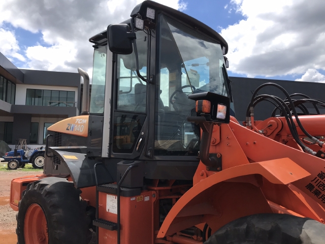 ขายรถตักล้อยาง HITACHI ZW140 (เท่าเทียบ WA200-6) ปี 2012 นำเข้าจากญี่ปุ่น สภาพสวยพร้อมใช้ มีVDOการทำ