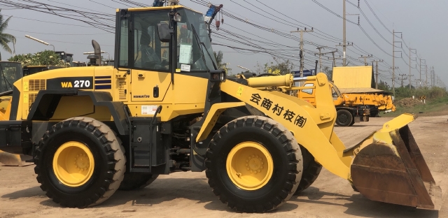 ขายรถตักล้อยาง KOMATSU WA270-5 นำเข้าจากญี่ปุ่น สภาพสวยพร้อมใช้ มีVDOการทำงานครับ ขายรถตักล้อยาง KOMATSU WA270-5 นำเข้าจากญี่ปุ่น สภาพสวยพร้อมใช้ มีVDOการทำงานครับ