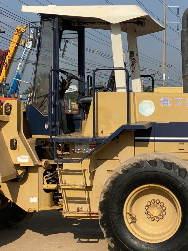 ขายรถตักล้อยาง KOMATSU WA150-1 นำเข้าจากญี่ปุ่น สภาพสวยพร้อมใช้ มีVDOการทำงานครับ