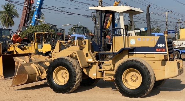 ขายรถตักล้อยาง KOMATSU WA150-1 นำเข้าจากญี่ปุ่น สภาพสวยพร้อมใช้ มีVDOการทำงานครับ ขายรถตักล้อยาง KOMATSU WA150-1 นำเข้าจากญี่ปุ่น สภาพสวยพร้อมใช้ มีVDOการทำงานครับ