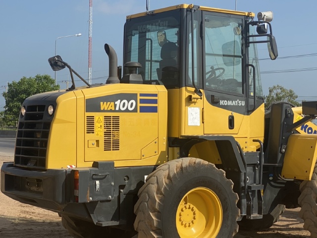 ขายรถตักล้อยาง KOMATSU WA100-7 ปี 2016 นำเข้าเองจากญี่ปุ่น สภาพสวยพร้อมใช้ มีVDOการทำงานครับ