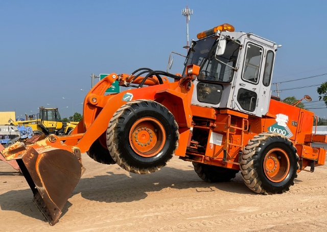 ขายรถตักล้อยาง HITACHI LX100-2C เทียบเท่า WA200-3 นำเข้าจากญี่ปุ่น พร้อมใช้ มีVDOการทำงานครับ