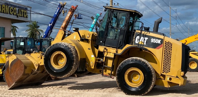 ขายรถตักล้อยาง CAT 950K ปี 2016 นำเข้าจากญี่ปุ่น สภาพสวยพร้อมใช้ มีVDOการทำงานครับ