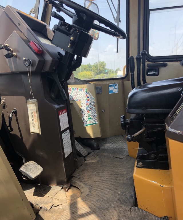 ขายรถตักล้อยาง KOMATSU WA200-1 นำเข้าจากญี่ปุ่น สภาพสวยพร้อมใช้ มีVDOการทำงานครับ