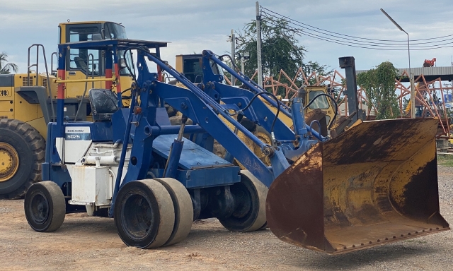 ขายรถตักล้อยาง KOMATSU SD25-3 นำเข้าจากญี่ปุ่น สภาพสวยพร้อมใช้ มีVDOการทำงานครับ ขายรถตักล้อยาง KOMATSU SD25-3 นำเข้าจากญี่ปุ่น สภาพสวยพร้อมใช้ มีVDOการทำงานครับ