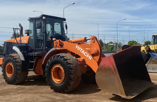 ขายรถตักล้อยาง HITACHI ZW220 นำเข้าจากญี่ปุ่น สภาพสวยพร้อมใช้ ขายรถตักล้อยาง HITACHI ZW220 นำเข้าจากญี่ปุ่น สภาพสวยพร้อมใช้