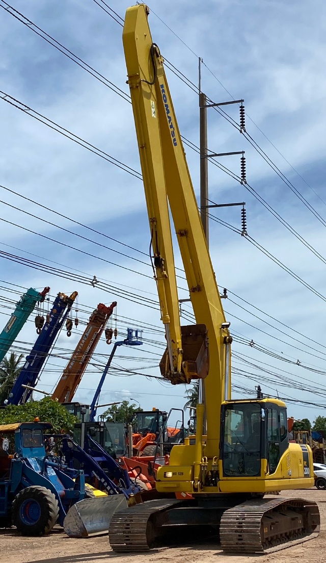 ขายรถขุด KOMATSU PC200LC-7 อาร์มยาวพิเศษ 15 เมตร นำเข้าจากญี่ปุ่น สภาพสวยพร้อมใช้ มีVDOการทำงานครับ