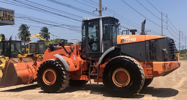 ขายรถตักล้อยาง HITACHI ZW250 (เทียบเท่า WA430-6) นำเข้าจากญี่ปุ่น สภาพสวยพร้อมใช้ มีVDOการทำงานครับ ขายรถตักล้อยาง HITACHI ZW250 (เทียบเท่า WA430-6) นำเข้าจากญี่ปุ่น สภาพสวยพร้อมใช้ มีVDOการทำงานครับ