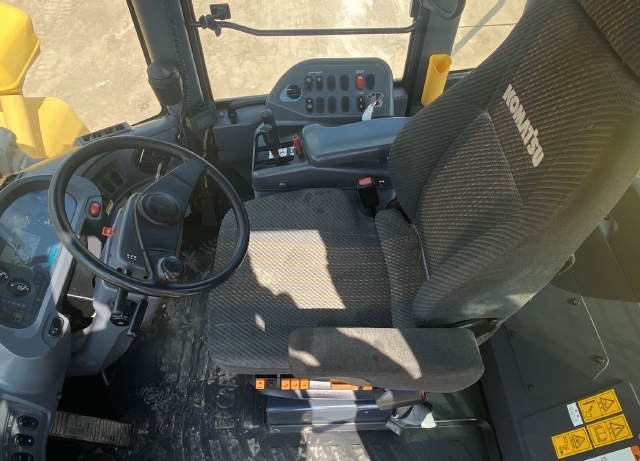 ขายรถตักล้อยาง KOMATSU WA470-6 นำเข้าจากญี่ปุ่น สภาพสวยพร้อมใช้ มีVDOการทำงานครับ