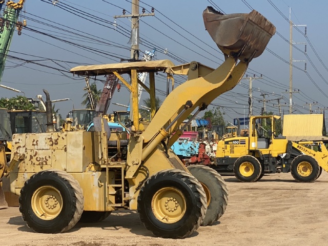 ขายรถตักล้อยาง KOMATSU 510 กรองเดี่ยว นำเข้าจากญี่ปุ่น สภาพพร้อมใช้ มีVDOการทำงานครับ ขายรถตักล้อยาง KOMATSU 510 กรองเดี่ยว นำเข้าจากญี่ปุ่น สภาพพร้อมใช้ มีVDOการทำงานครับ