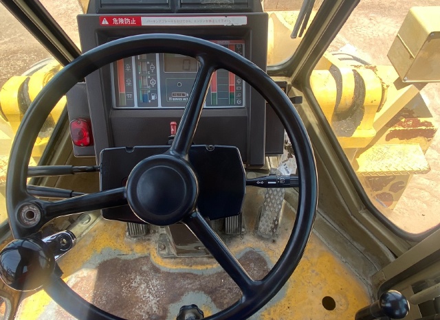 ขายรถตักล้อยาง KOMATSU WA300-1 นำเข้าจากญี่ปุ่น พร้อมใช้ มีVDOการทำงานครับ