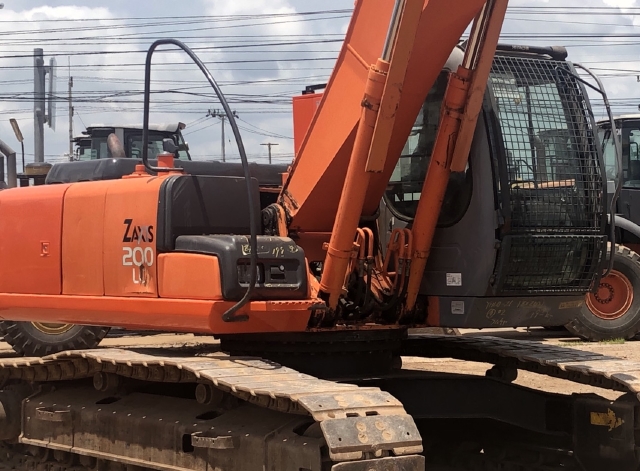 ขายรถขุด HITACHI ZX200LC แม่เหล็ก นำเข้าจากญี่ปุ่น สภาพสวยพร้อมใช้ มีVDOการทำงานครับ