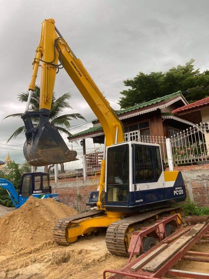 รถแบคโฮKOMUTSU PC120-5 สภาพดี