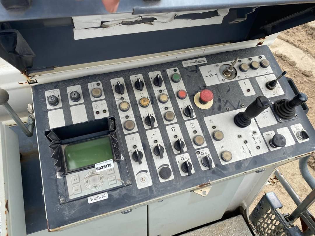 ขาย 8,500,000 บาท  Wirtgen W2200 Cold Planer