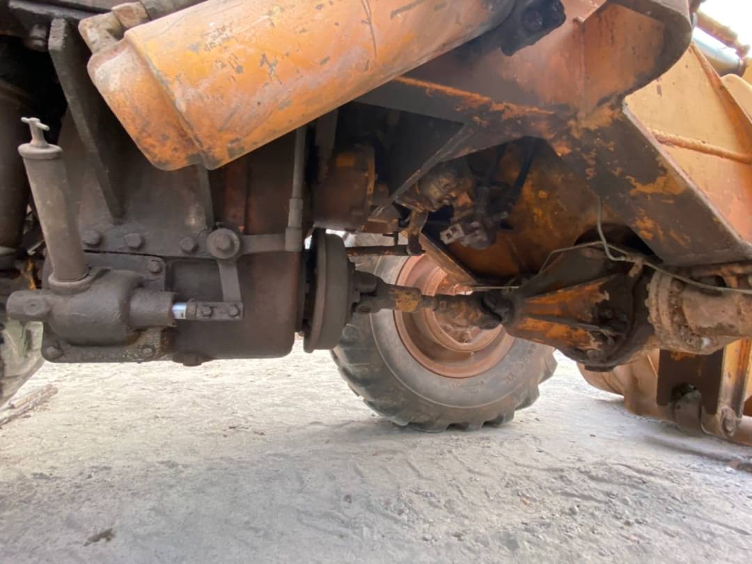 ขาย 255,000 รถตักล้อยาง 2 เพลา Komatsu