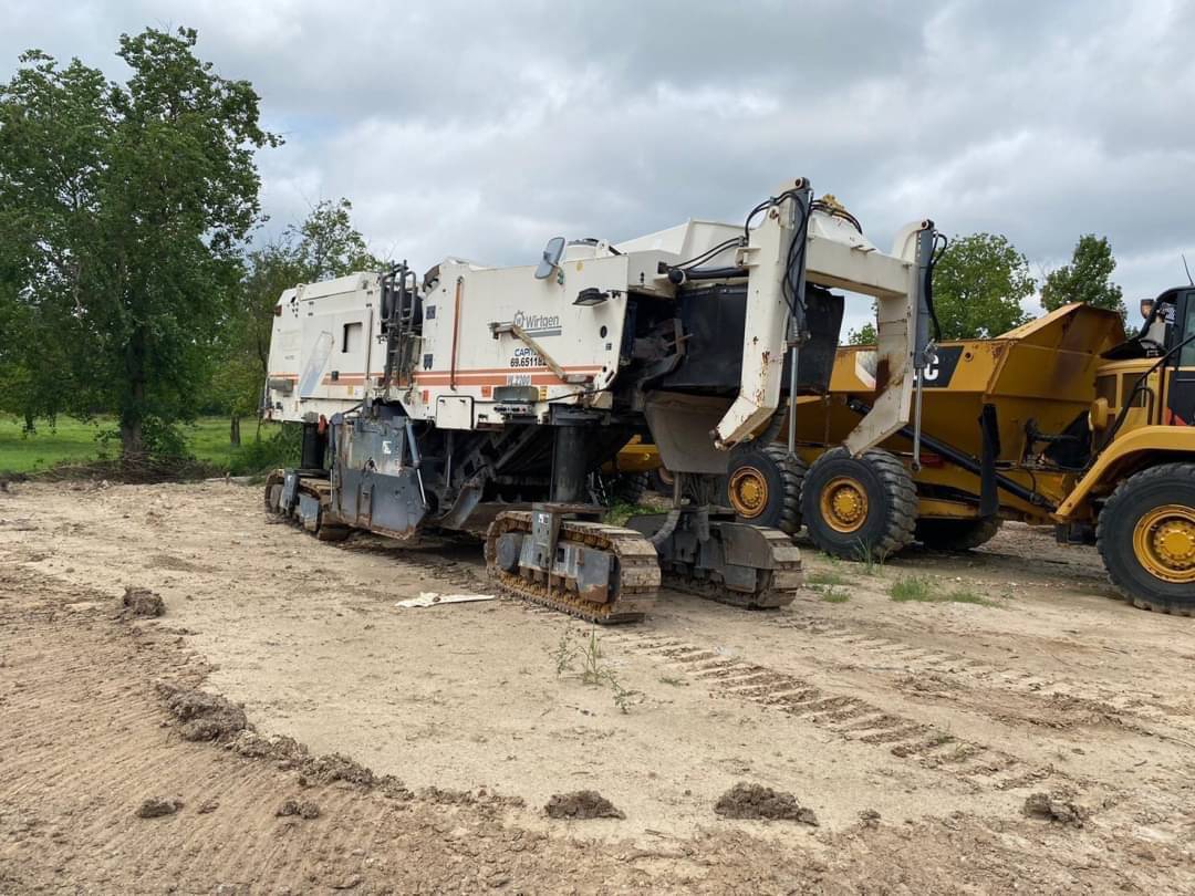 ขาย 8,500,000 บาท  Wirtgen W2200 Cold Planer