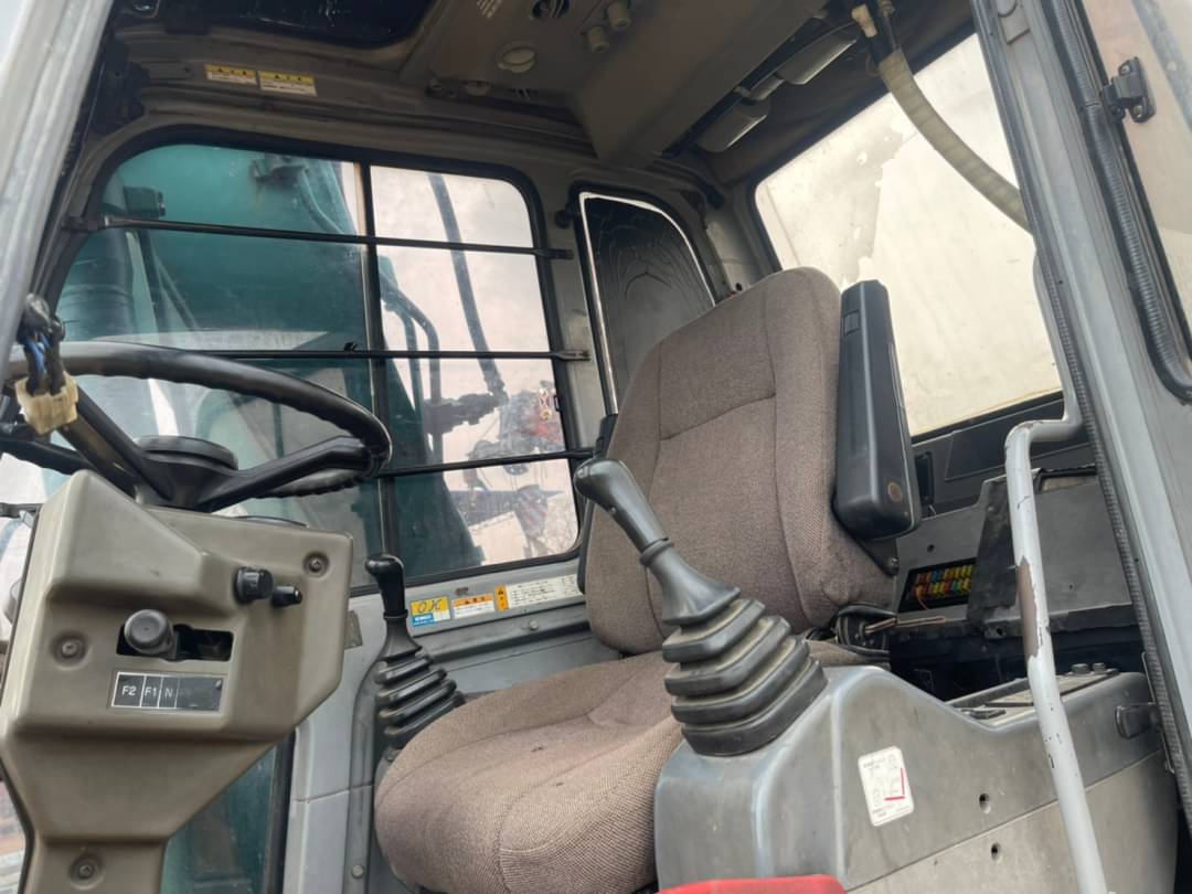 ขาย 855,000 รถแบคโฮล้อยาง KOBELCO 