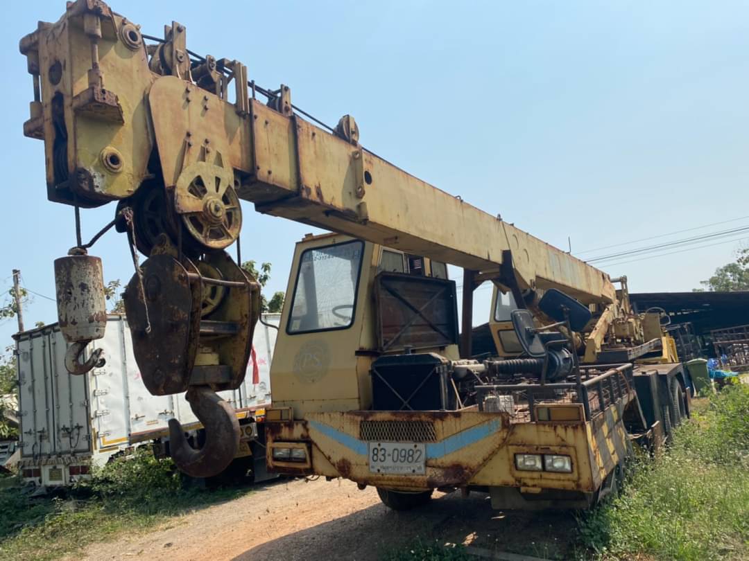 ขาย 555,000 รถเครน 20 ตัน TANADO ขาย 555,000 รถเครน 20 ตัน TANADO