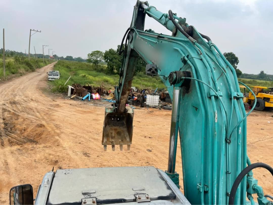 ขาย 855,000 รถแบคโฮล้อยาง KOBELCO 