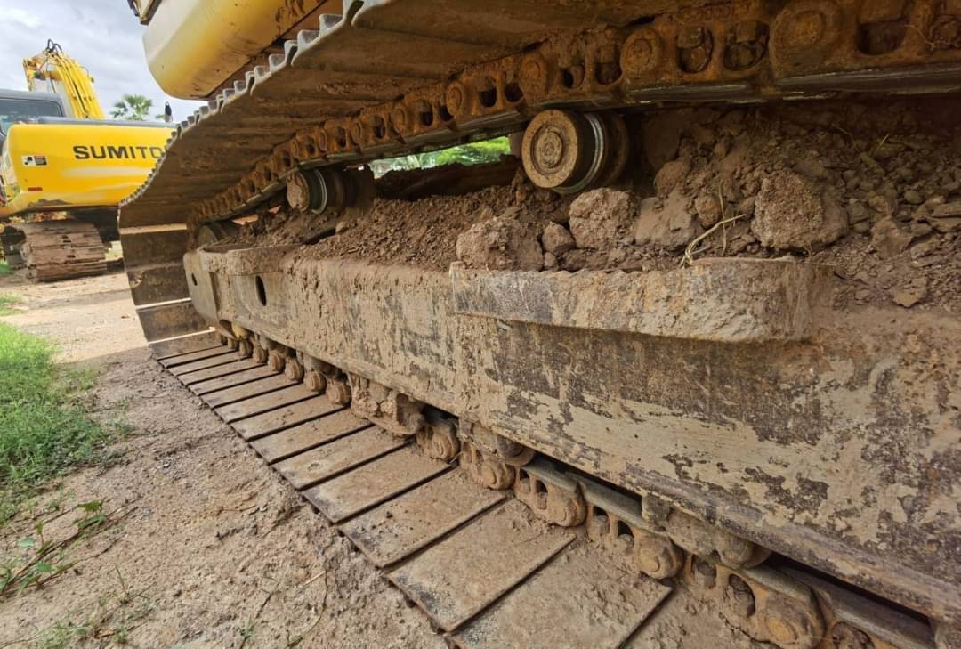 รถแบคโฮ 200 มือเดียวจากศูนย์ 1,695,000 บาท KOMATSU