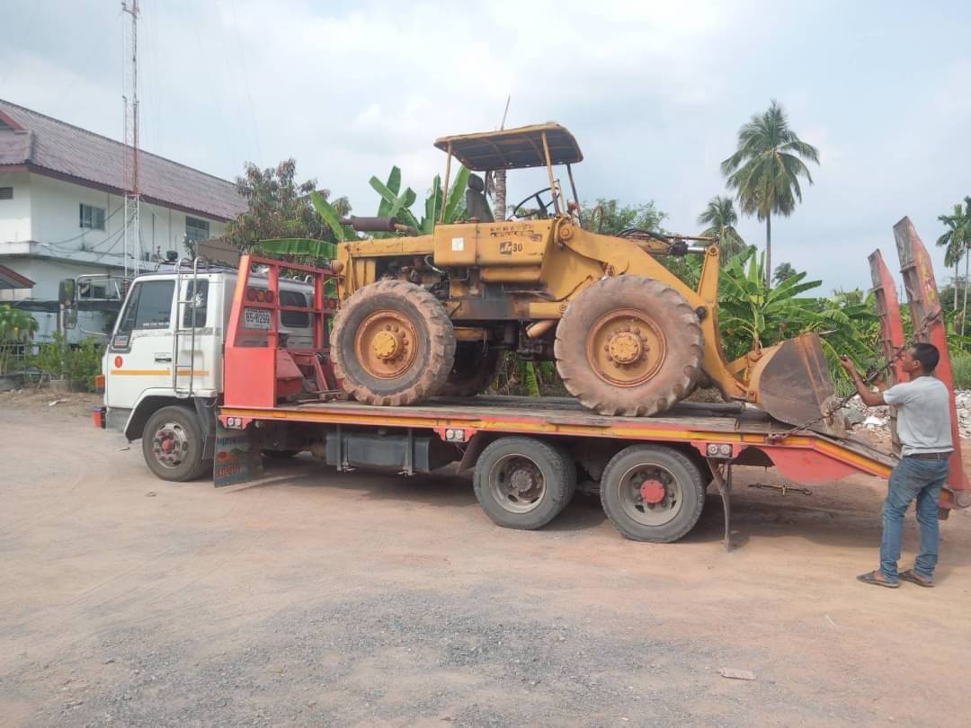 ขาย 255,000 รถตักล้อยาง 2 เพลา Komatsu ขาย 255,000 รถตักล้อยาง 2 เพลา Komatsu