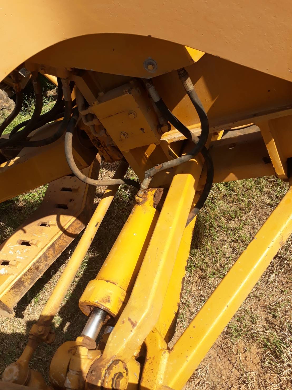 ขาย 1,480,000 บาท CATTERPILAR 12G ชีเรียลสูง