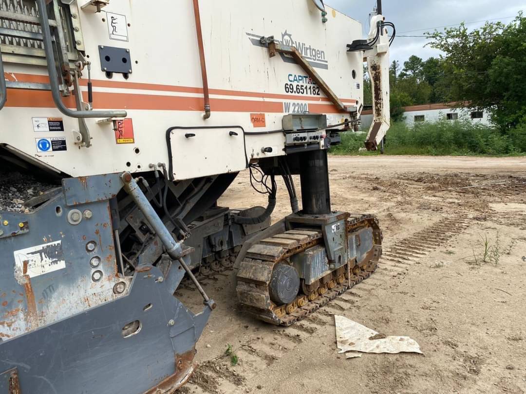 ขาย 8,500,000 บาท  Wirtgen W2200 Cold Planer