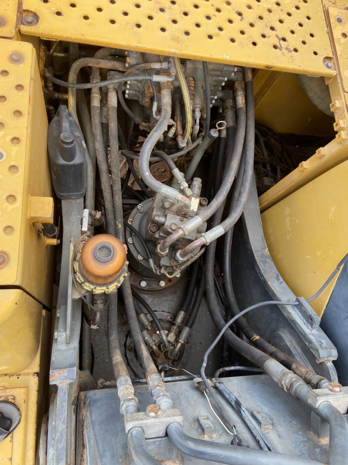 ขาย 1,480,000 บาท CATTERPILAR 12G ชีเรียลสูง