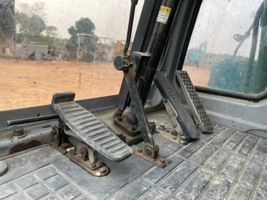 ขาย 855,000 รถแบคโฮล้อยาง KOBELCO 