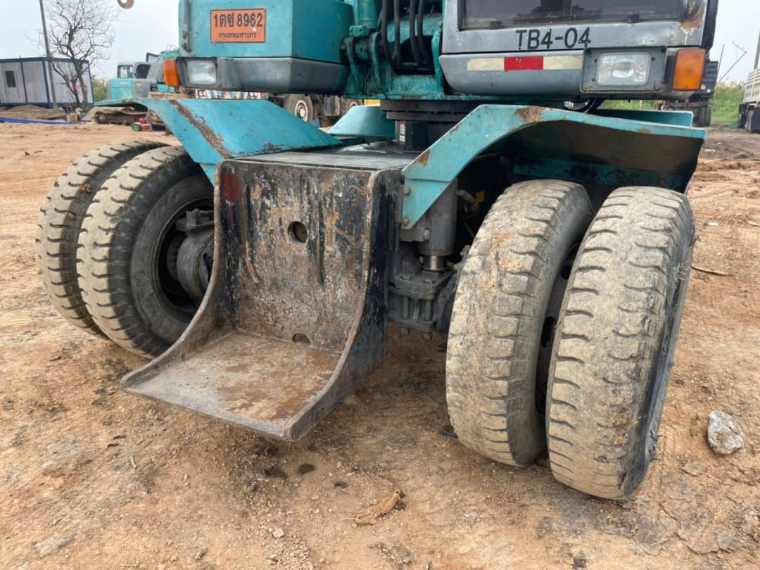 ขาย 855,000 รถแบคโฮล้อยาง KOBELCO 